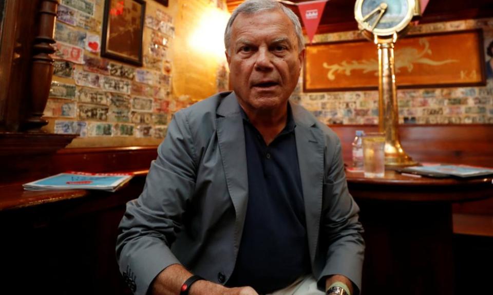 Sir Martin Sorrell speaking in an Irish pub in Cannes, France