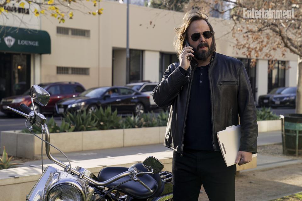 The Lincoln Lawyer. (L to R) Angus Sampson as Dennis 'Cisco' Wojciechowski in episode 202 of The Lincoln Lawyer. Cr. Lara Solanki/Netflix © 2023