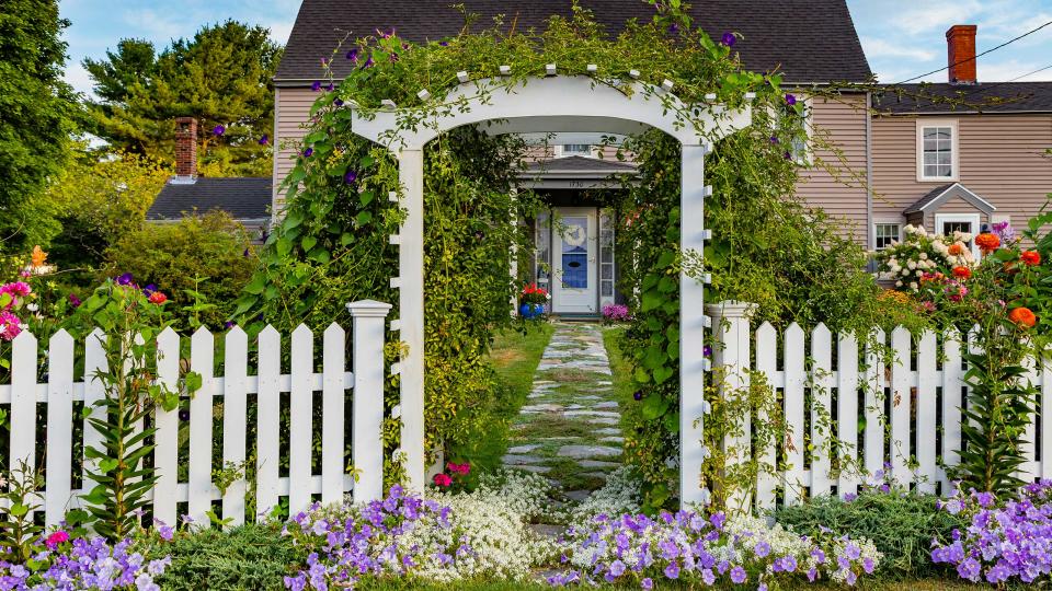 Front yard fence ideas: 11 beautiful boundaries for your home