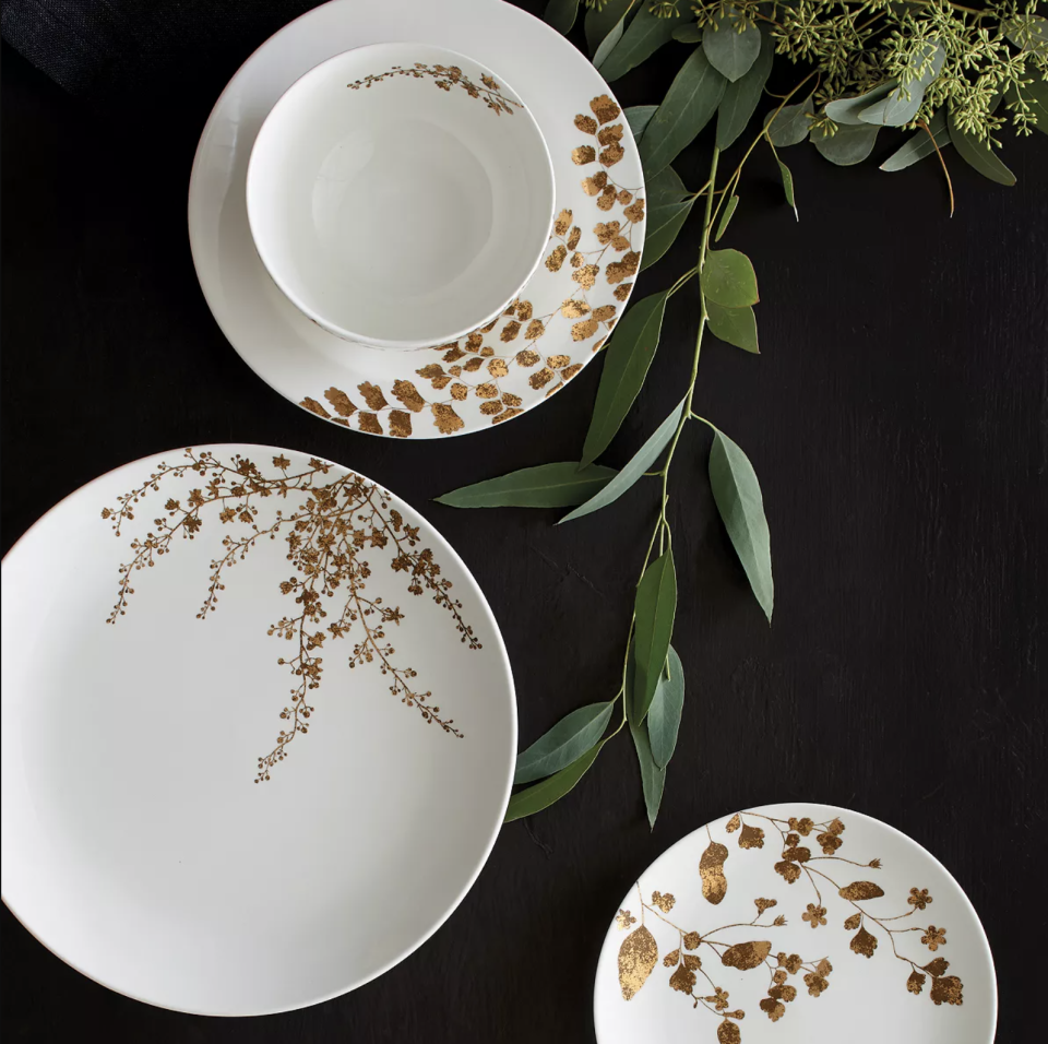 <p><strong>Vera Wang for Wedgwood</strong></p><p>bloomingdales.com</p><p><strong>$160.00</strong></p><p><a href="https://go.redirectingat.com?id=74968X1596630&url=https%3A%2F%2Fwww.bloomingdales.com%2Fshop%2Fproduct%2Fvera-wang-wedgwood-vera-jardin-4-piece-place-setting%3FID%3D2894209&sref=https%3A%2F%2Fwww.housebeautiful.com%2Fentertaining%2Fholidays-celebrations%2Fg22778748%2Fthanksgiving-dinnerware%2F" rel="nofollow noopener" target="_blank" data-ylk="slk:Shop Now;elm:context_link;itc:0;sec:content-canvas" class="link ">Shop Now</a></p><p>Keep it simple, delicate, and formal with this white dinnerware set adorned with gold foil botanical prints. </p>