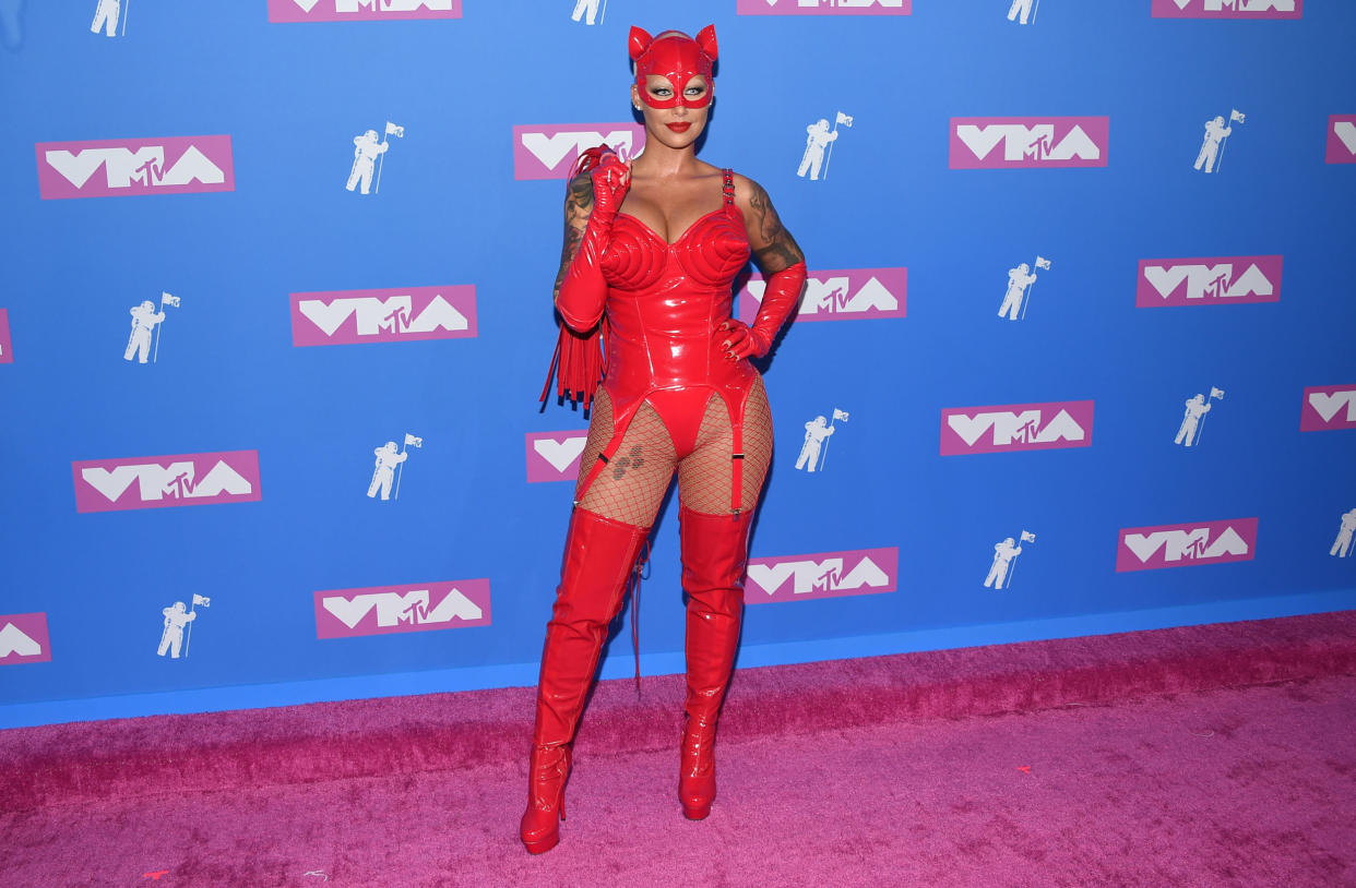 Der Look hatte es in sich: Amber Rose sorgte mit diesem sexy Outfit für Aufsehen bei den VMAs 2018 in New York. (Bild: AP Photo)