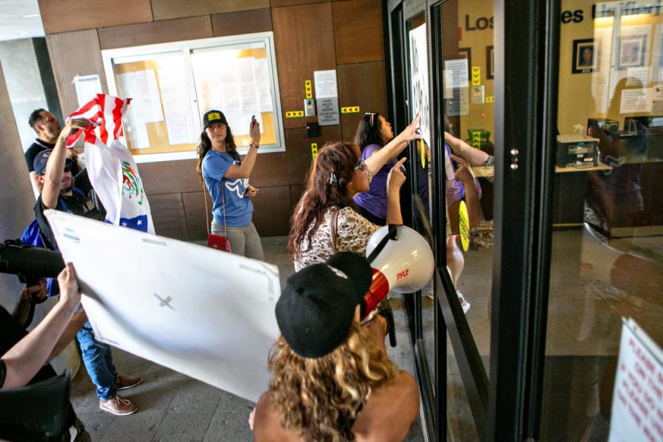 <div class="inline-image__title">1235150707</div> <div class="inline-image__caption"><p>Demonstrators opposed to masking and mandatory vaccination for students gather outside the Los Angeles Unified School District headquarters on Sept. 9, 2021. </p></div> <div class="inline-image__credit">Jason Armond</div>