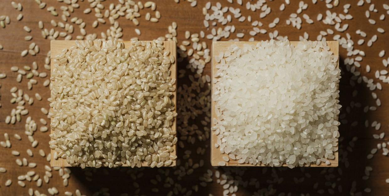 Brown rice and white rice