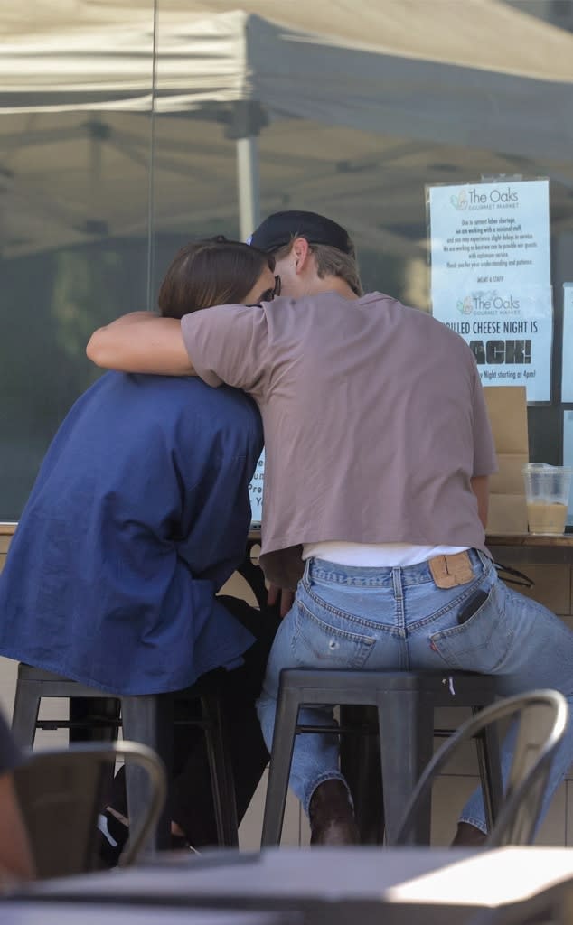 Austin Butler, Kaia Gerber, PDA, Kissing