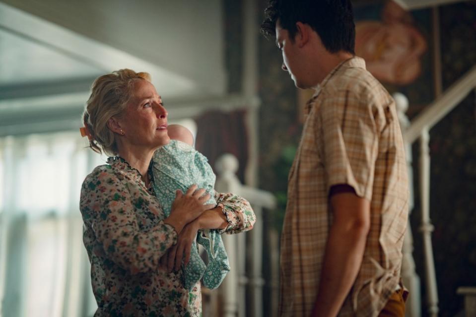 Sex Education Season 4 (L to R) Gillian Anderson as Jean Milburn and Asa Butterfield as Otis Milburn in Sex Education Season 4. Cr. Thomas Wood/Netflix © 2023 – WSP00509.arw