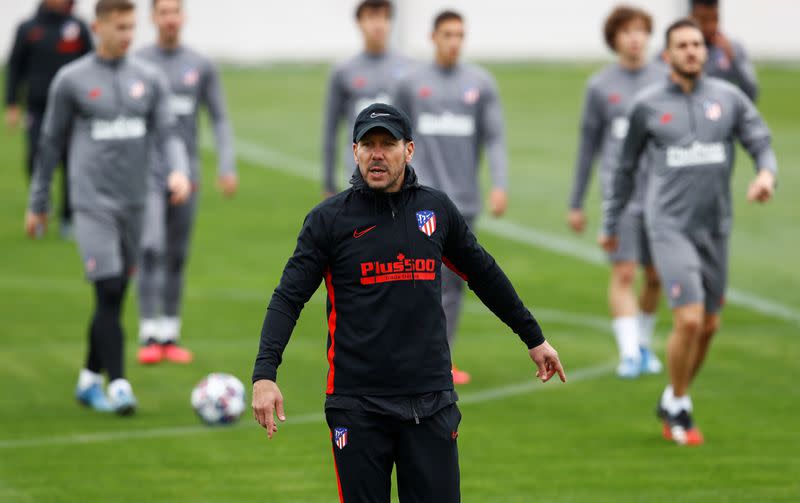 El entrenador del Atlético de Madrid Diego Simeone durante el entrenamiento, 17 de febrero de 2020