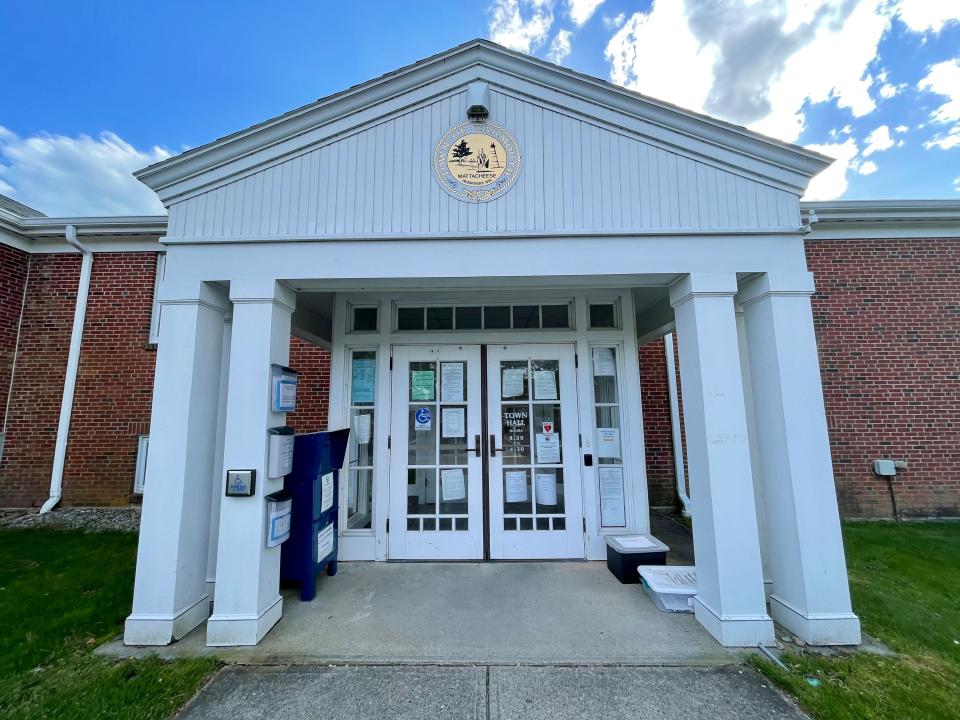 Yarmouth Town Hall.