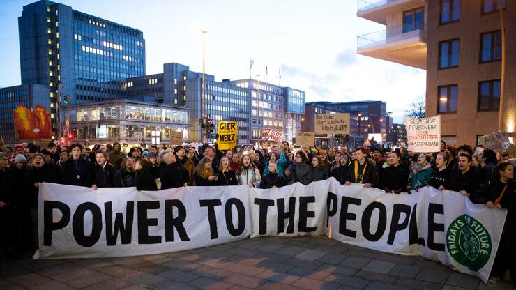 Die Forderungen der jungen Demonstranten nach mehr Klimaschutz sind nicht nur an die Politik, sondern auch an die Unternehmen gerichtet. Foto: dpa