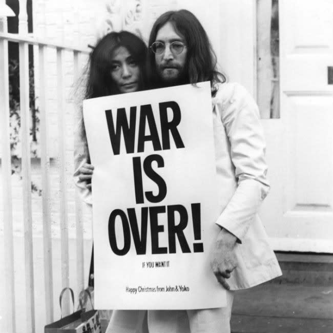 John Lennon and Yoko Ono credit:Bang Showbiz