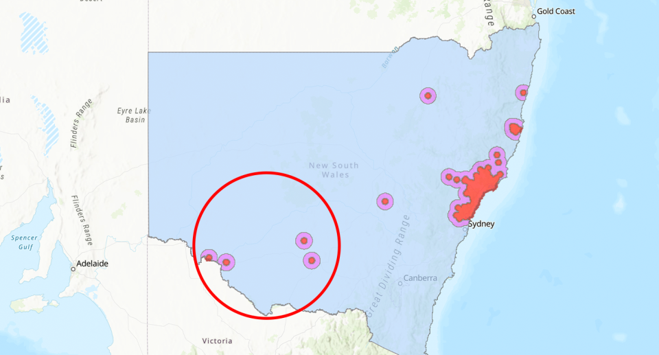 A map showing Euston, Euroley, Nericon and Balranald varroa mite zones circled.