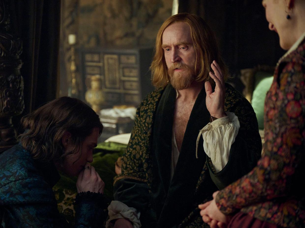 Nicholas Galitzine, Tony Curran, and Julianne Moore in the finale of "Mary & George."
