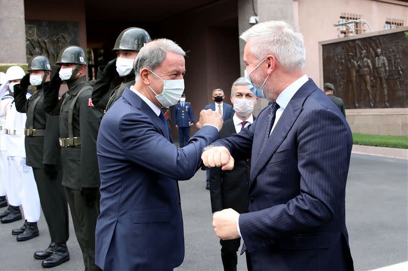 Turkish Defence Minister Akar meets with his Italian counterpart Guerini?in Ankara