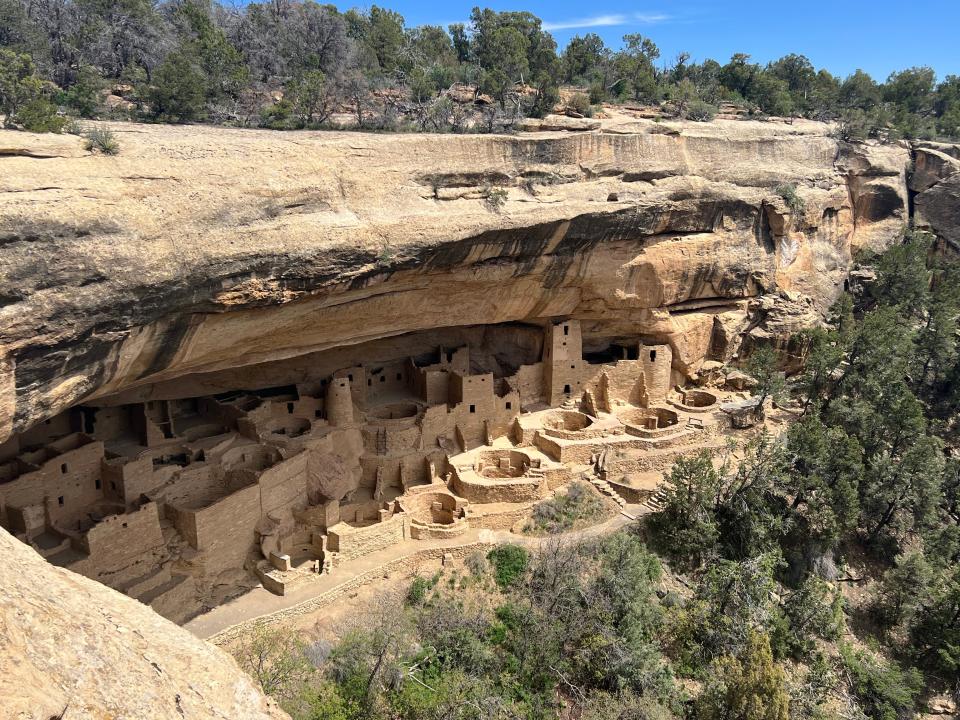A palace built into the cliffs in Mesa Verde National Park.