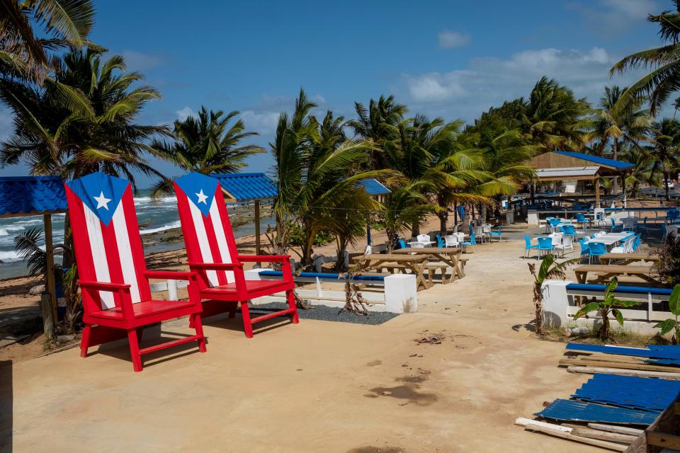 A popular tourist beachfront restaurant in Pinones is seen closed during a COVID-19 stay at home order in Loiza, Puerto Rico on March 21, 2020. (Photo by Ricardo ARDUENGO / AFP) 