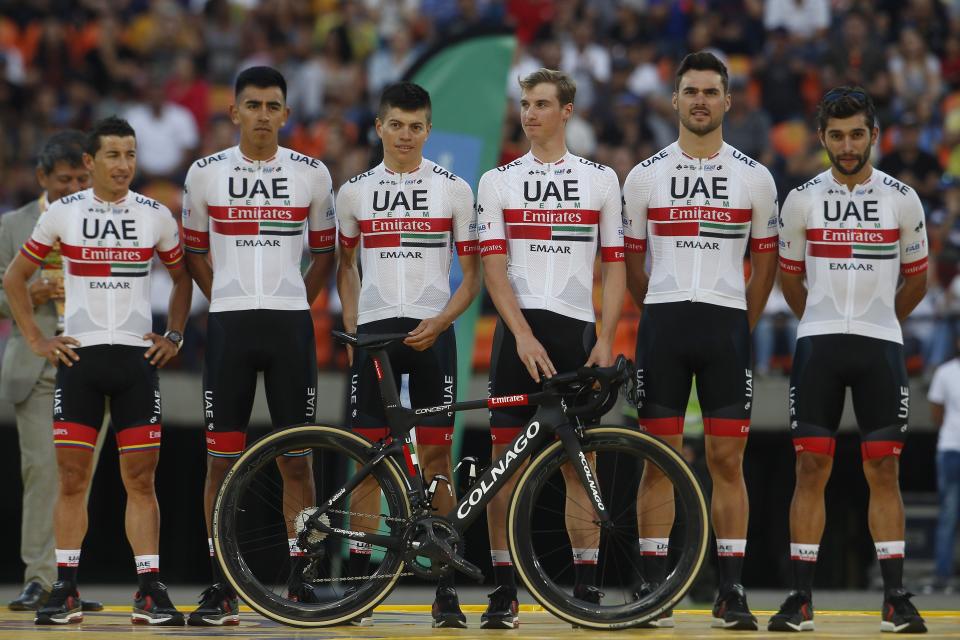 El UAE Team Emirates posa para una fotografía durante la presentación de los equipos que participaran en el Tour Colombia 2.1 que se realizará a partir del 12 de febrero. EFE/Luis Eduardo Noriega A.