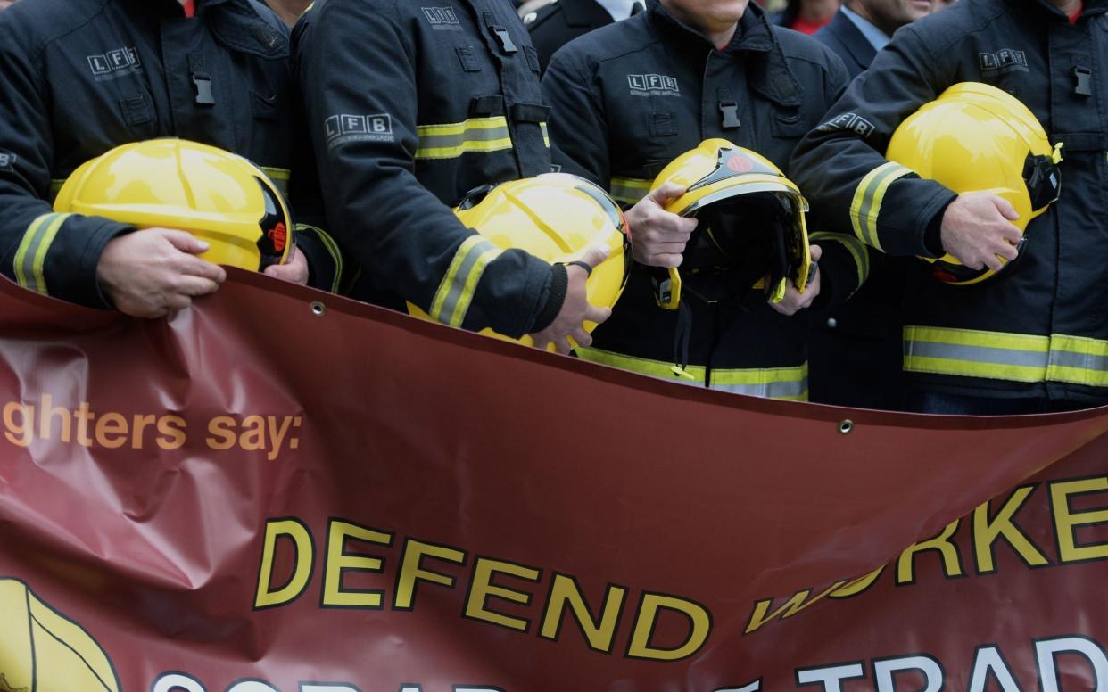 Firefighters could strike over 'insulting' 2 pc pay rise offer