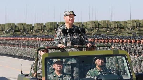 中國海軍航空兵專注於發展航母戰鬥群的空中戰力，其實就是在向美軍看齊。