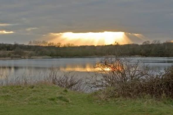 Man dies at Blue Lagoon lake in Milton Keynes