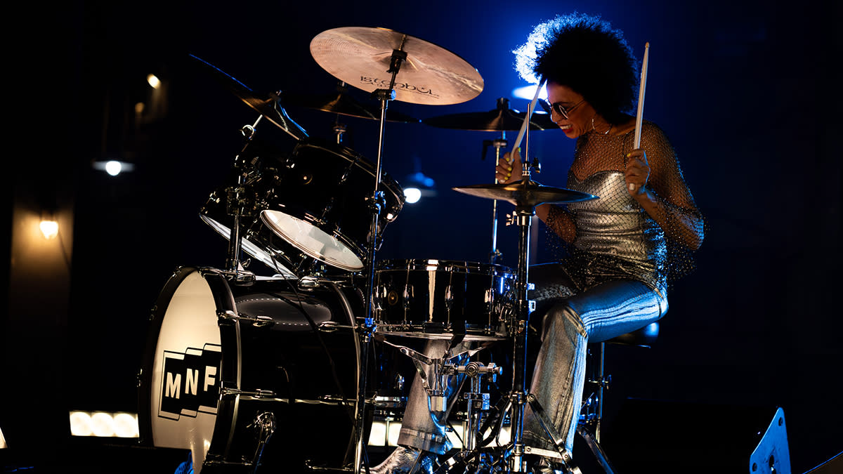  Cindy Blackman Santana. 