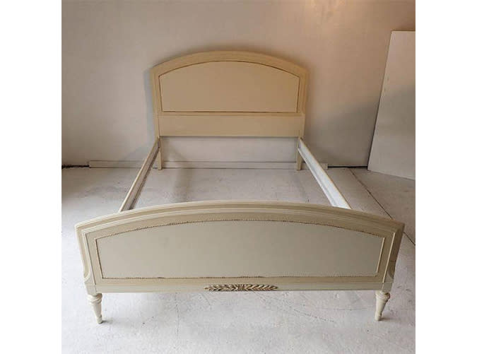 Cottage-Style Full-Size Bed