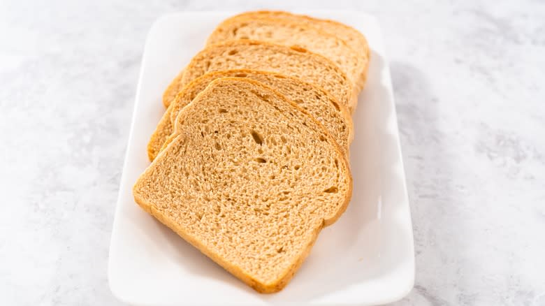 slices of bread on a plate