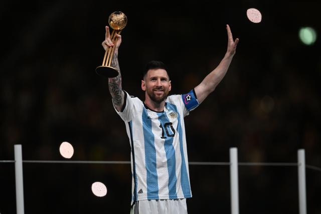 Lionel Messi presentó la nueva camiseta de la selección argentina