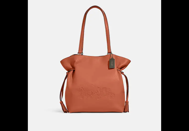 Andy Tote. Image via Coach Outlet.