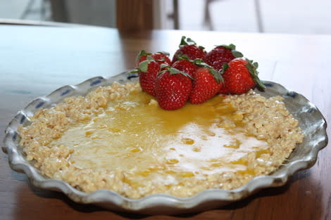 JELL-O marshmallow crispy lemon pie is delicious.