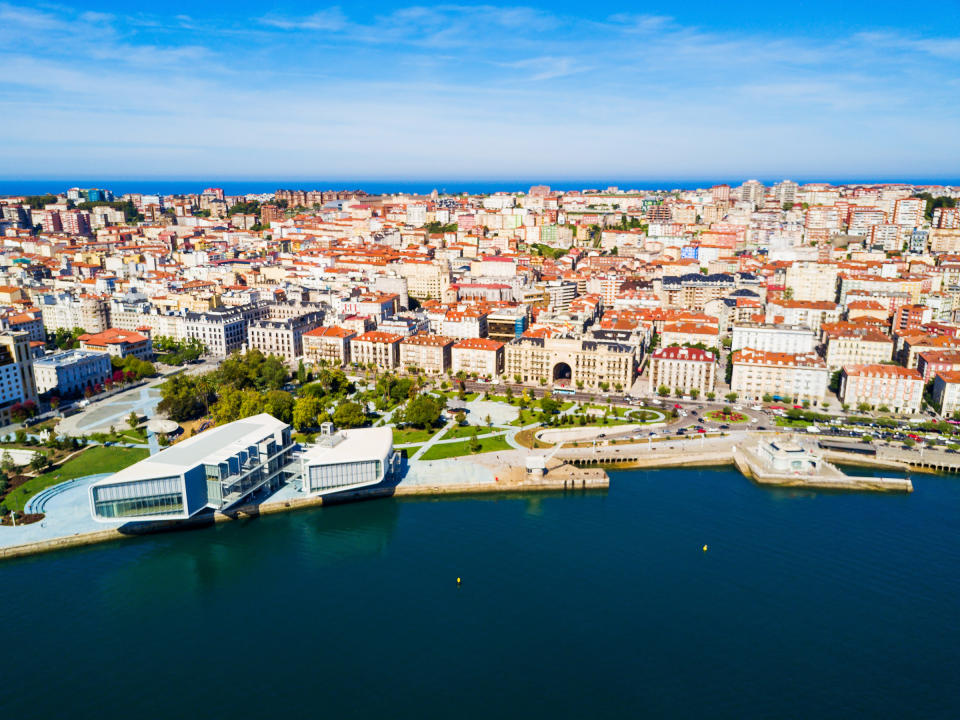 <p>Una media de 9,6 euros el metro cuadrado cuesta el alquiler en Cantabria, donde el precio se ha encarecido hasta un 13,3% el último año. (Foto: Getty Images).</p> 