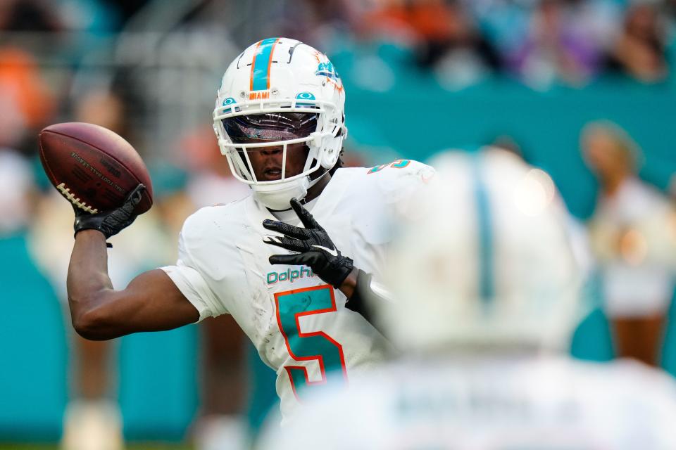Miami Dolphins quarterback Teddy Bridgewater throws a pass against the Minnesota Vikings during the second half at Hard Rock Stadium.