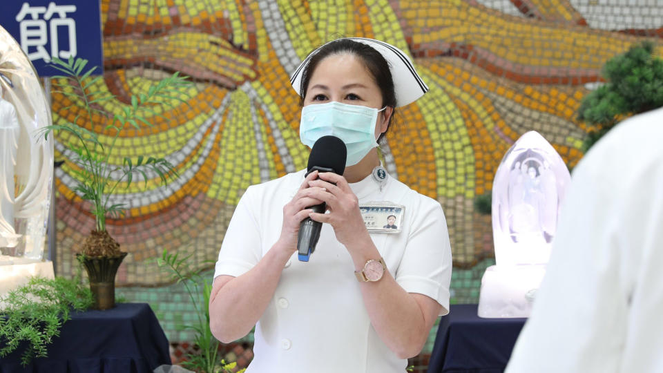 鍾惠君主任感恩醫療團隊的家人支持，護理部才能處理這麼多事情。