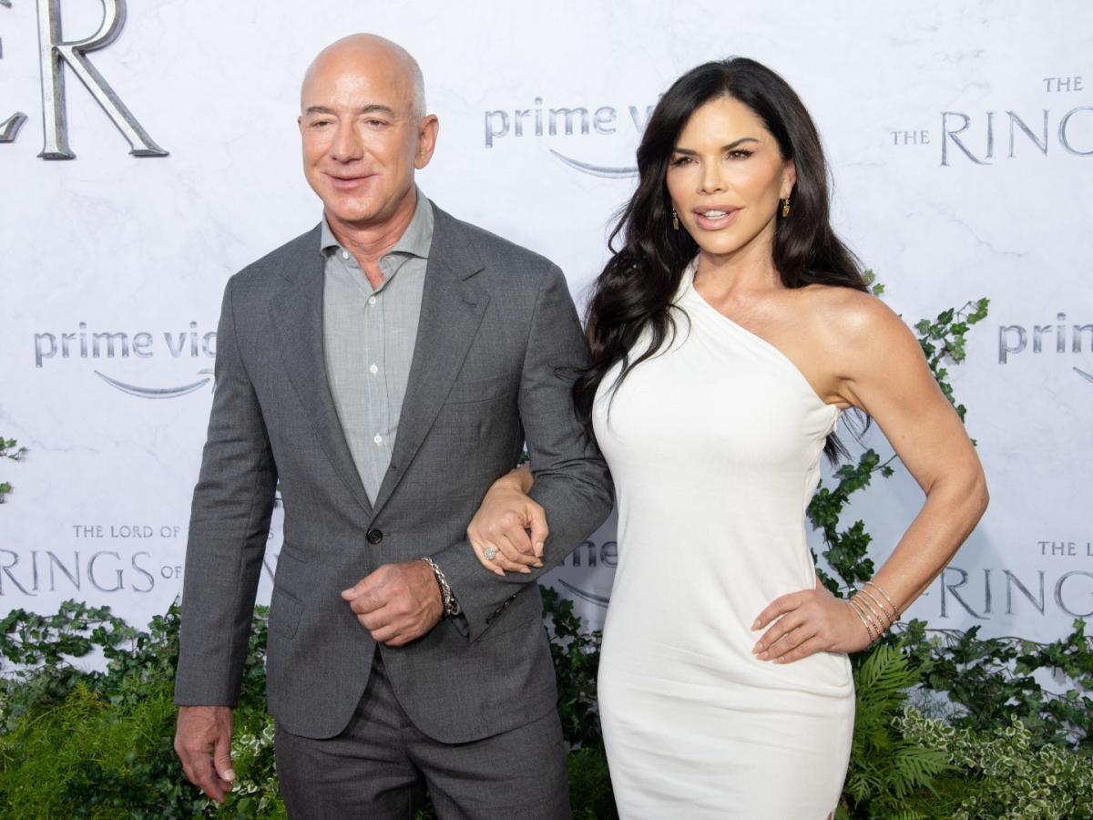 Jeff Bezos Will Likely Have Lauren Sánchez Sign an Ironclad Prenuptial Agreement After Billion