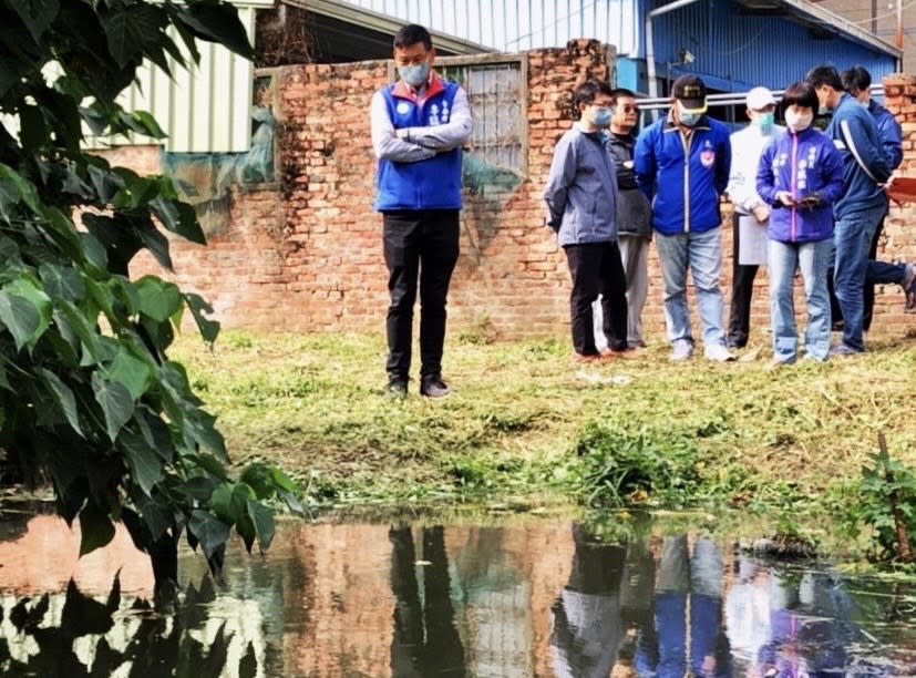 永康區勝利里廿多戶住家數十年來沒有排水溝，廢水已流成一處水池，如今有排水溝了。（記者張淑娟攝）