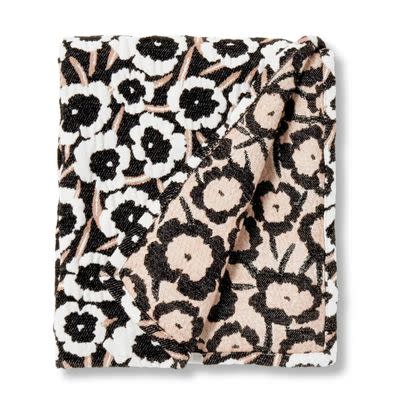 A poppy-print throw blanket