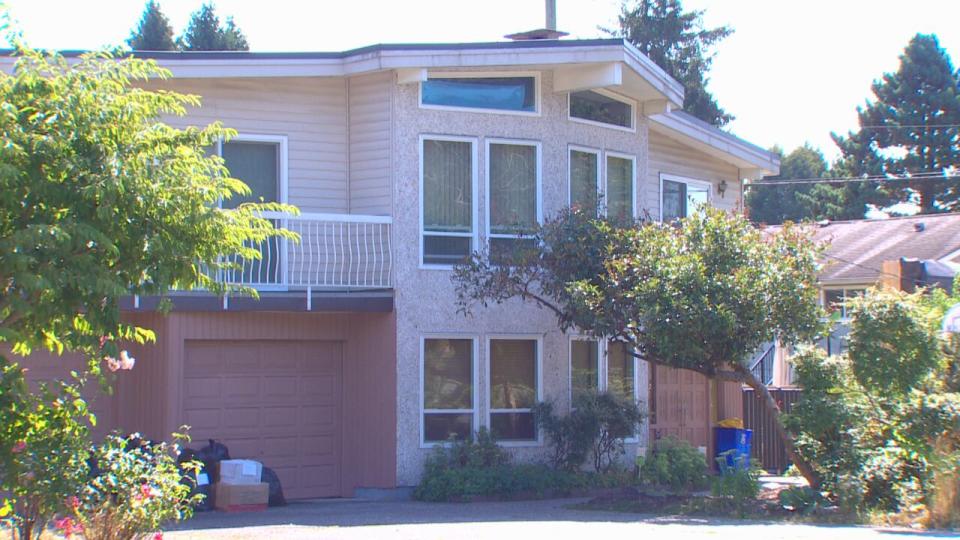 A property for sale on Chrisdale Avenue in Burnaby, B.C., had a private property agreement limiting what type of structure could replace the home built in 1975. (Ryan McLeod/CBC News - image credit)