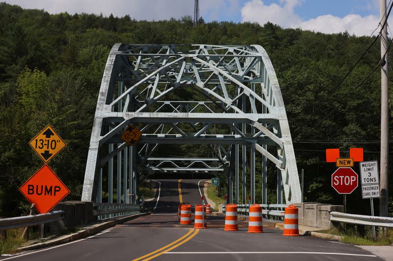 The "Green Bridge" over the Pemigewasset River is limited to one lane in Woodstock