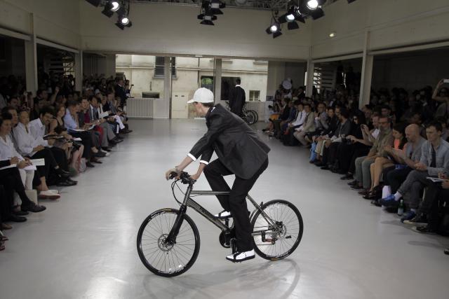 Louis Vuitton takes a dip in hot day 2 of menswear - The San Diego