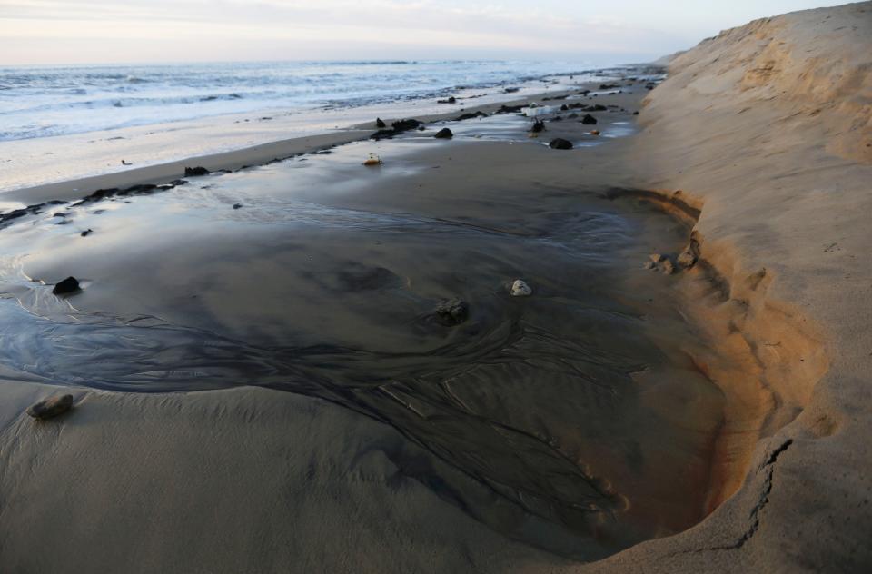 Imagen de la costa de Montalivet en la que se ve el impacto profundo que está causando la erosión.