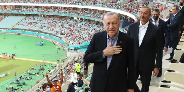 Recep Tayyip Erdogan, Präsident der Türkei, besucht ein Spiel der EM 2021.<span class="copyright">Mcm/Turkish Presidency/dpa</span>