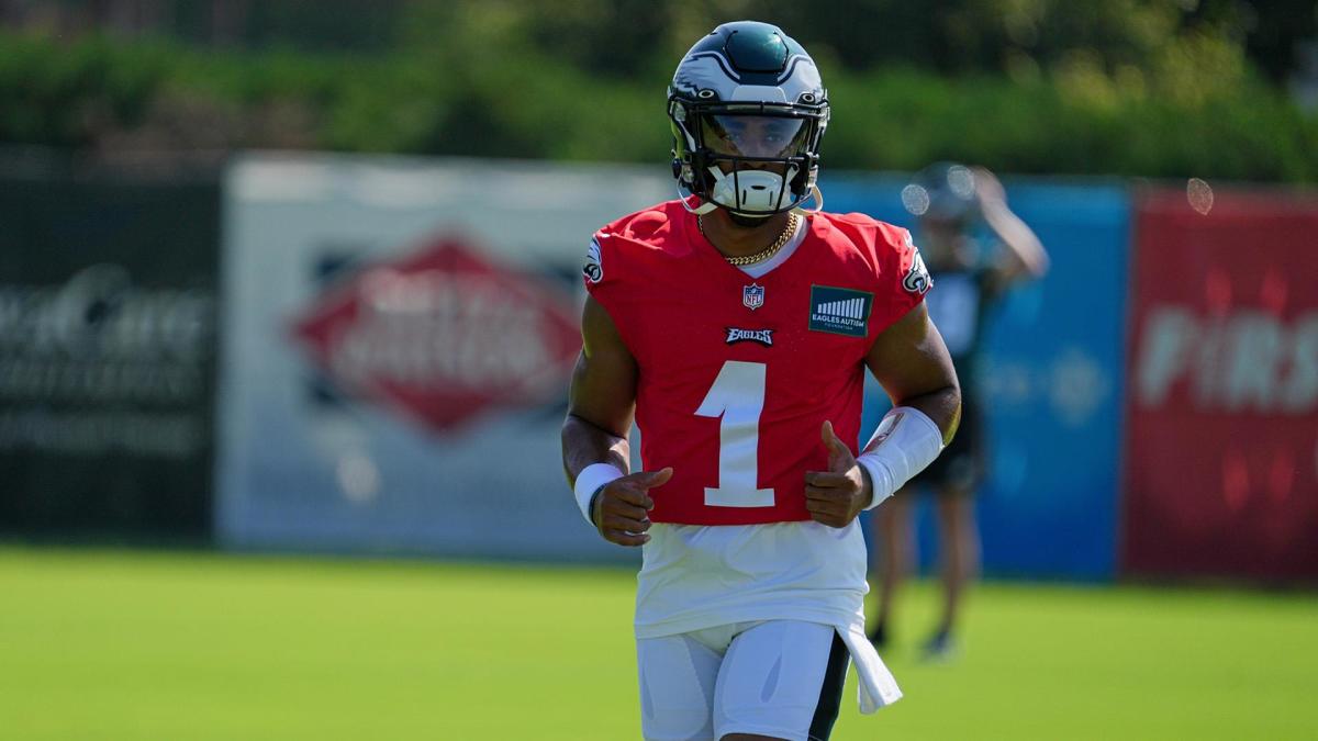 How Eagles' Jalen Hurts' 'complete command' of offense has helped