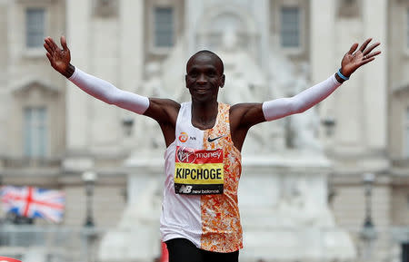 Athletics - London Marathon - London, Britain - April 28, 2019 Kenya's Eliud Kipchoge celebrates winning the men's elite race REUTERS/Paul Childs