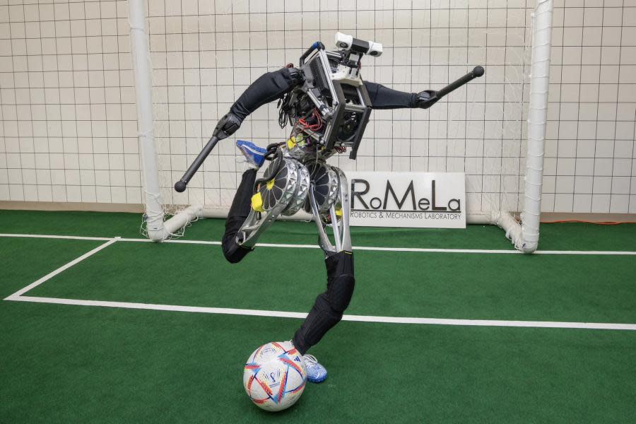 Conoce a ARTEMIS, el mejor robot jugador de futbol