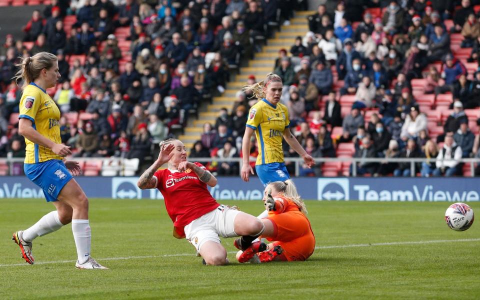 Leah Galton scores Manchester United's second goal - ACTION IMAGES