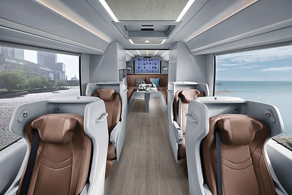 現代汽車推出 Universe Mobile Office移動辦公室巴士，打造奢華