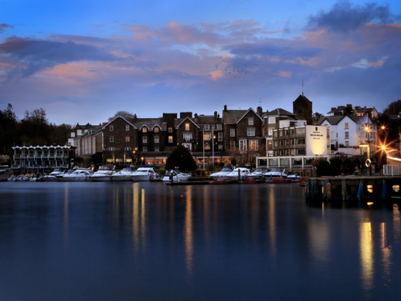 The Macdonald Old England is a relative behemoth of the Lakes, but the position is unbeatable (Macdonald Old England Hotel)