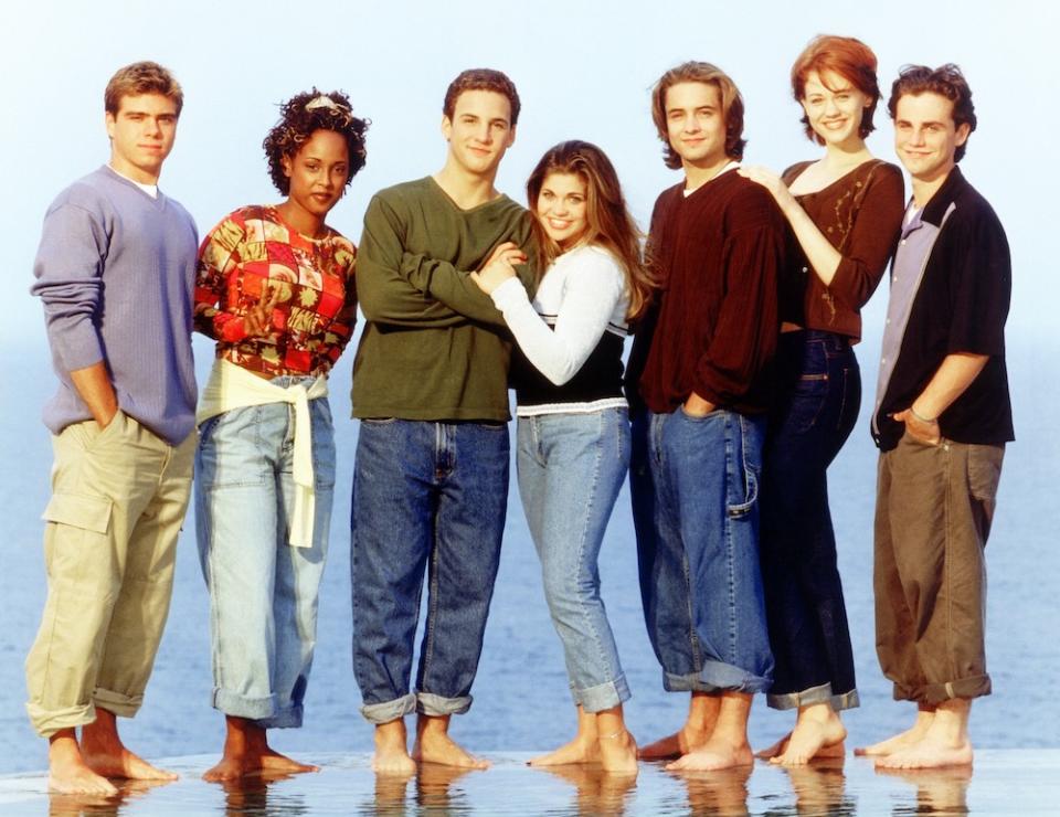 BOY MEETS WORLD, from left: Matthew Lawrence, Trina McGee, Ben Savage, Danielle Fishel, Will Friedle, Maitland Ward, Rider Strong, 1993-2000.  © ABC / Courtesy Everett Collection