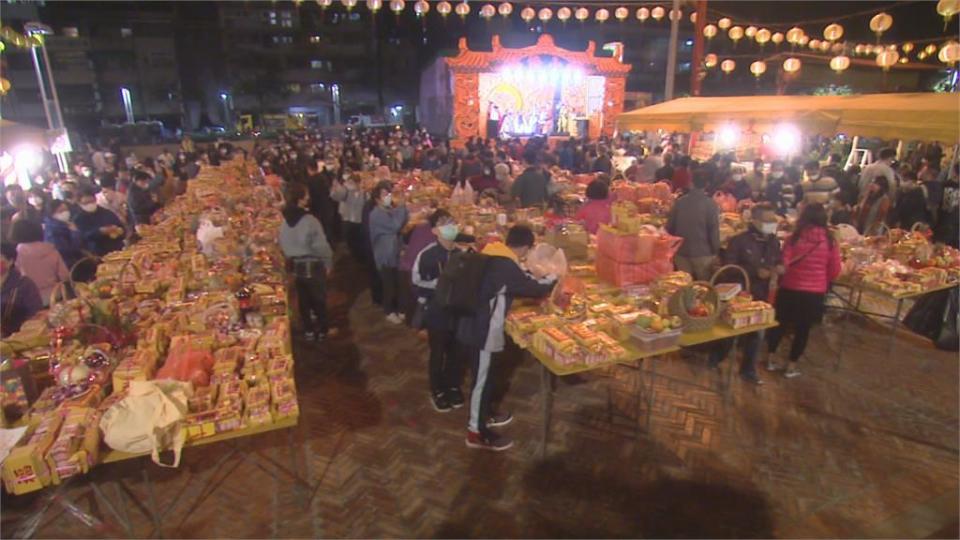 初九天公生...陳其邁參拜天公廟 祈求高雄平安吉祥