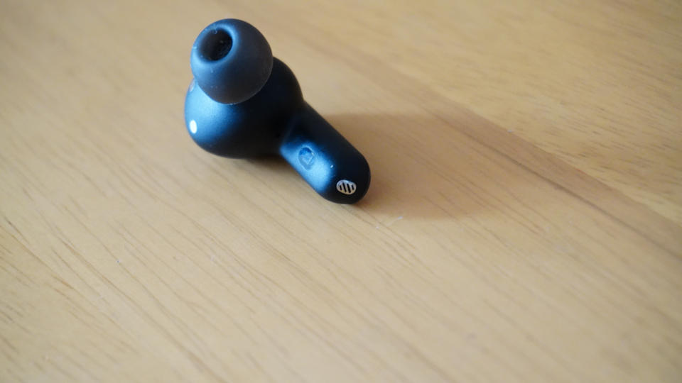 The JBL Live 3 wireless earbuds