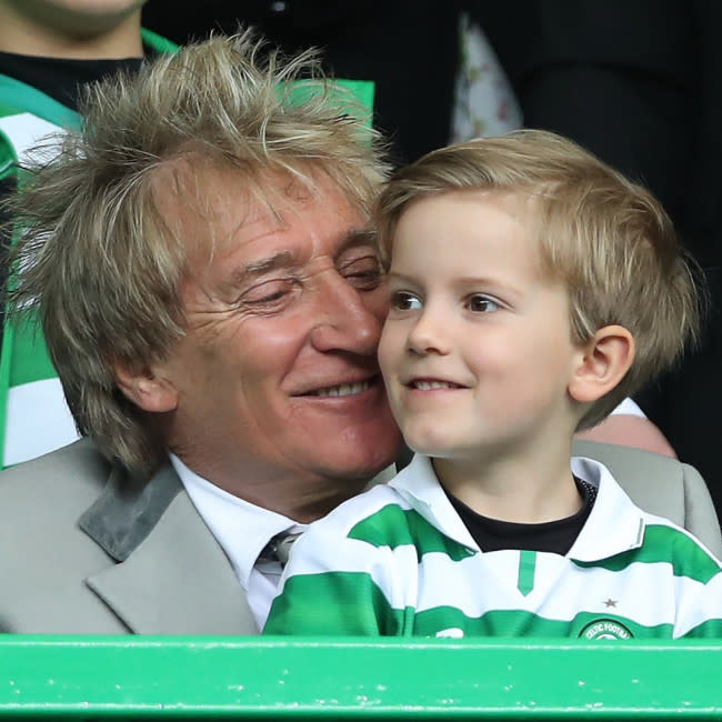 Rod Stewart con su hijo Aiden en una foto de archivo credit:Bang Showbiz