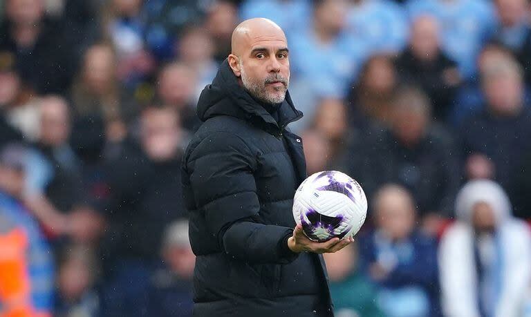 Pep Guardiola, DT de Manchester City, que por el momento triunfa en Anfield